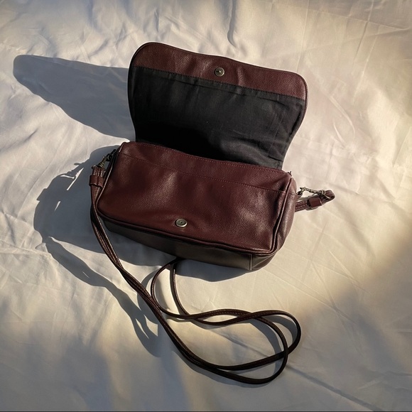 Vintage plum shoulder/crossbody baguette bag EUC - Picture 2 of 6